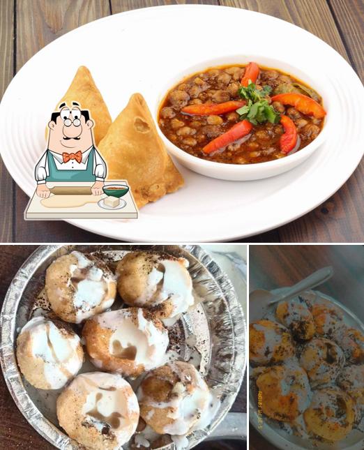 Samosa at Gurgaon Chat Bhandar