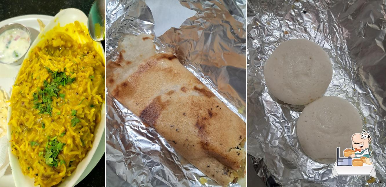 Garlic bread at KHAYALI KITCHEN