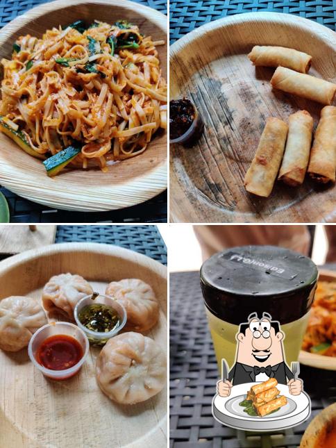 Spring rolls at The Noodle Theory