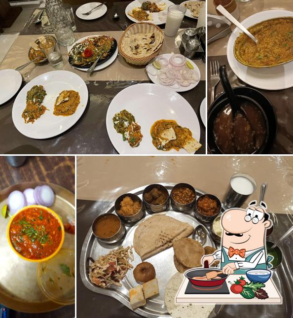 Chicken curry at Kasumbo Restaurant Porbandar