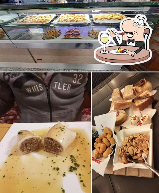 La cibo e interni del ristorante
