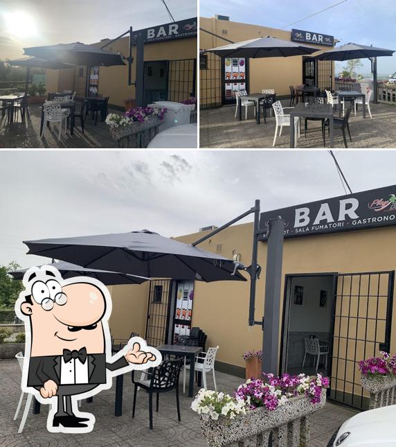 Dai un'occhiata agli interni di Bar Total Game