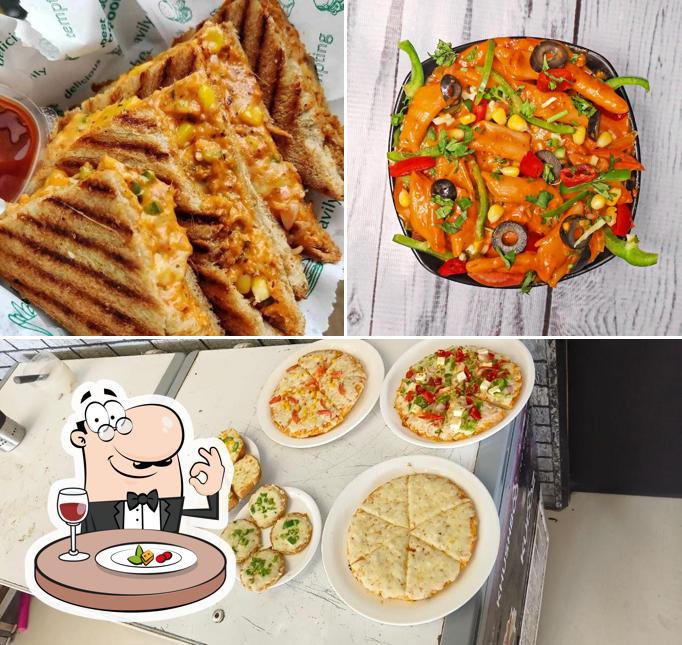 Food at Pizza Point (Haridarshan)