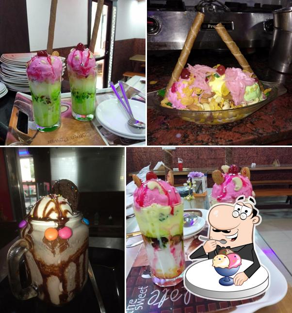 WHITE HOUSE CAFE EXPRESS offers a range of sweet dishes
