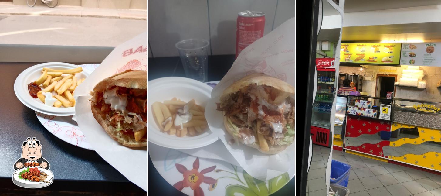 Panino con maiale stirato al Baba kebab