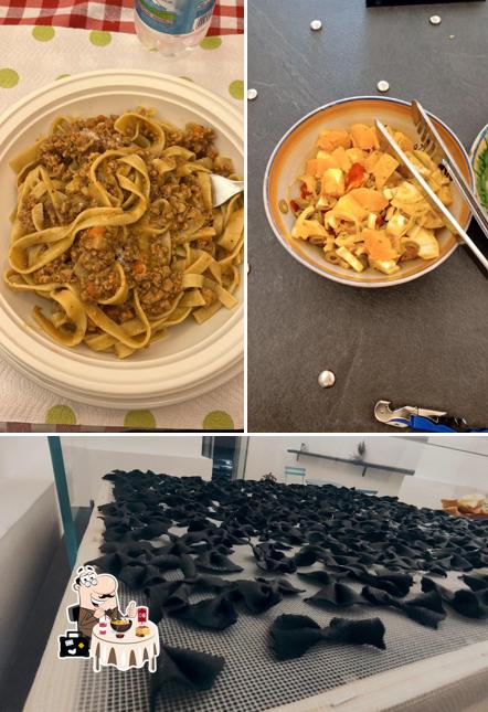 Dai un’occhiata alla foto che presenta la cibo e esterno di Ripieno