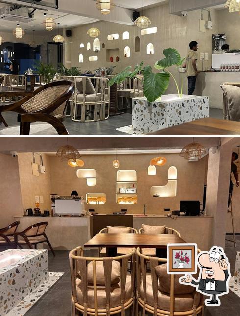 Check out how CAFE MAXIBREW looks inside