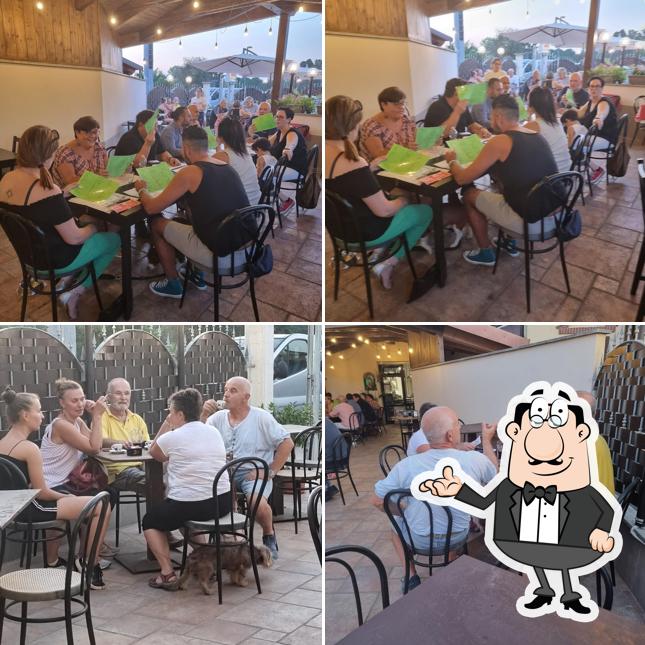 Gli interni di Dennis Pizzeria d'asporto