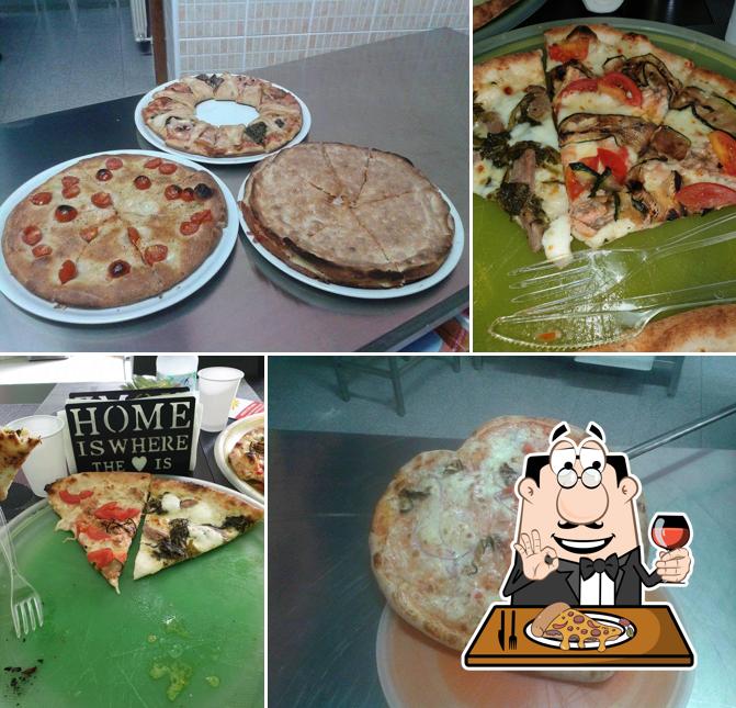 A Pizzeria da Pino, puoi ordinare una bella pizza