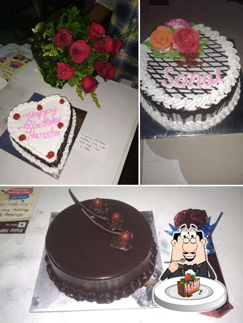 Chocolate cake at Berry the cafe'& cakes,