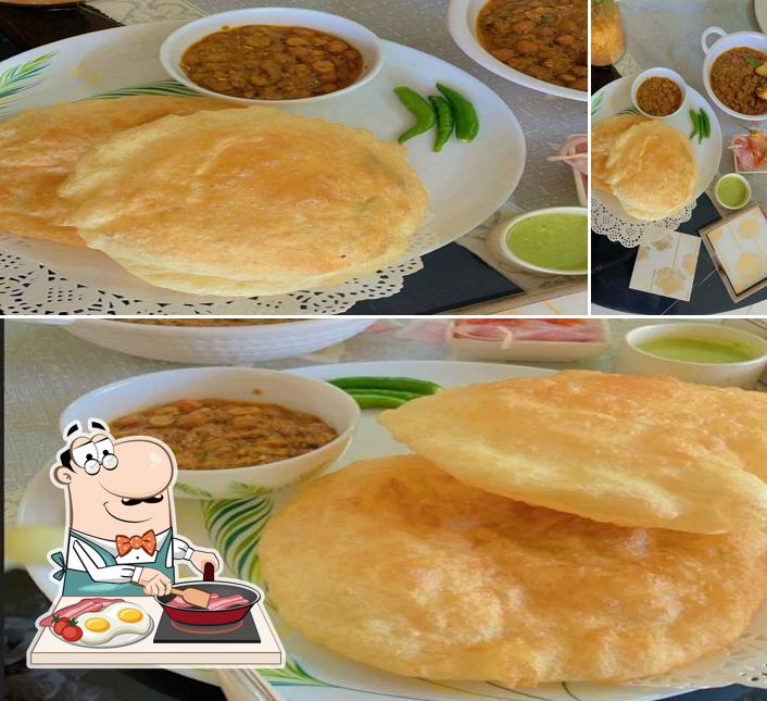 Omelette at Bahu Bhature Wali