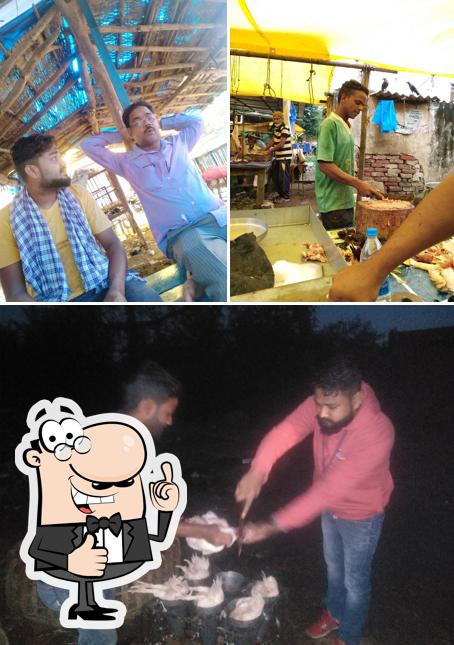 See this picture of Tawqeer Chicken Shop