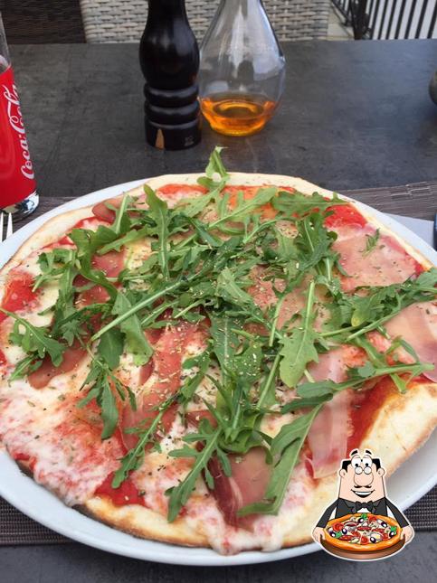 A Restaurant La Mi-Côte, puoi provare una bella pizza