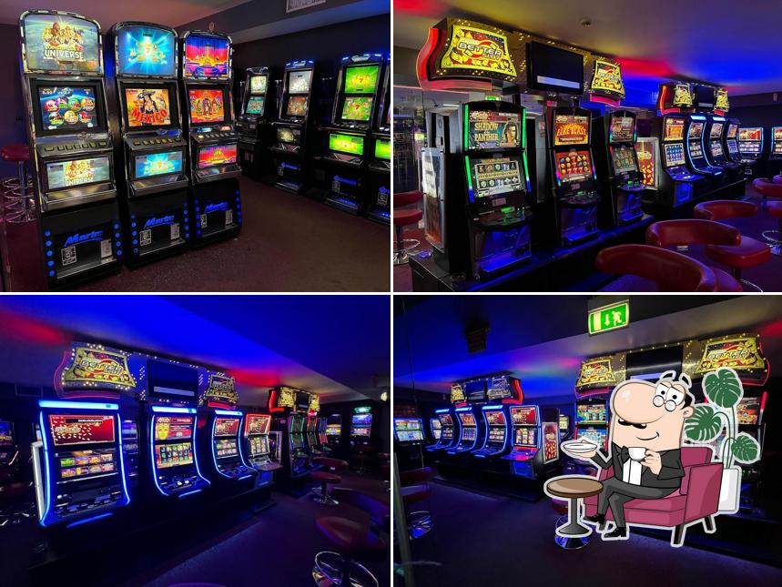 Dai un'occhiata agli interni di Vlt & Slot