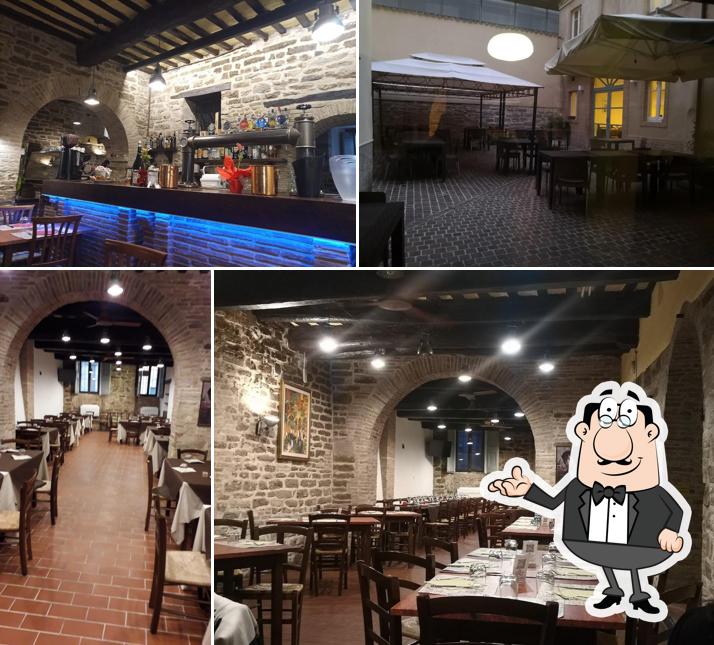 Siediti a un tavolo di Ristorante Mosaico al Teatro