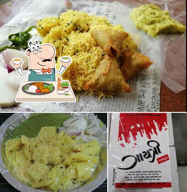 Food at Gayatri Khaman - Gitanjaliwala