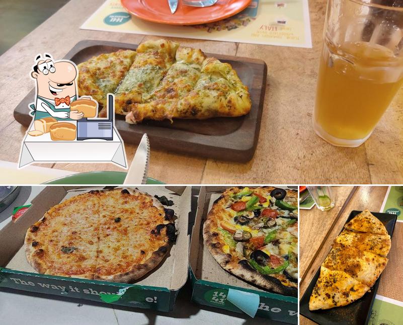 Garlic bread at 1441 Pizzeria Surat