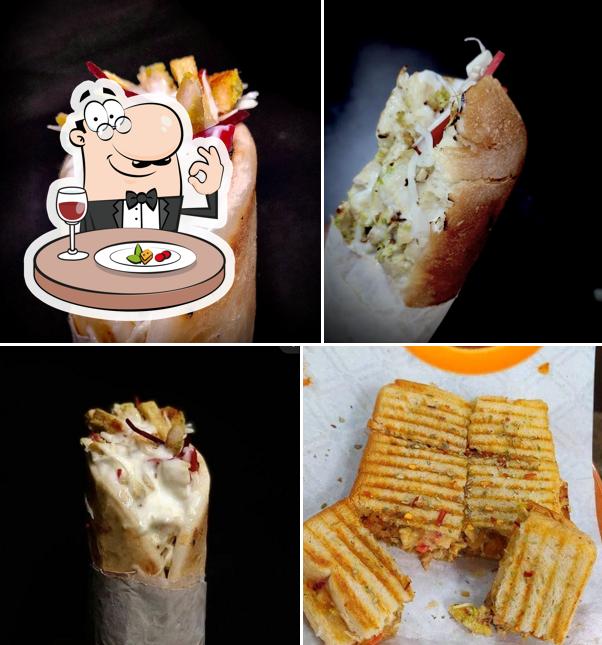 Food at Khanz Shawarma