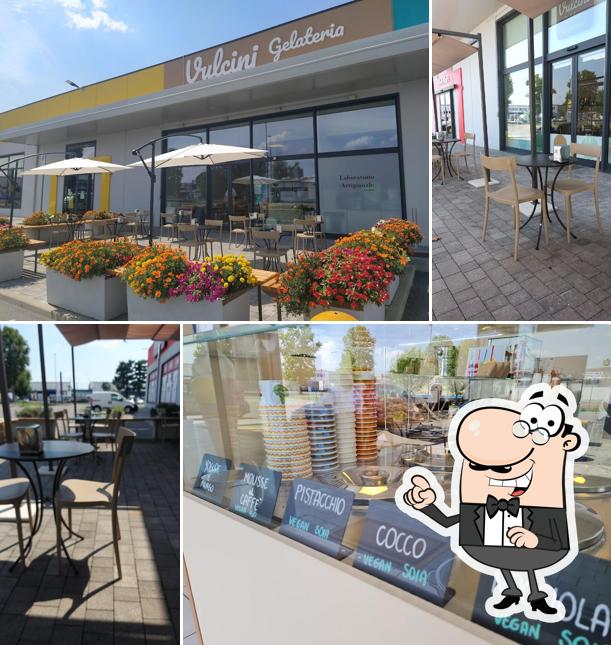 Gli interni di Vulcini Gelateria