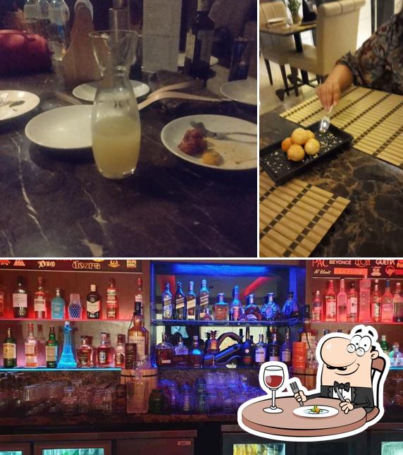 Extase - Pub & Kitchen is distinguished by food and bar counter