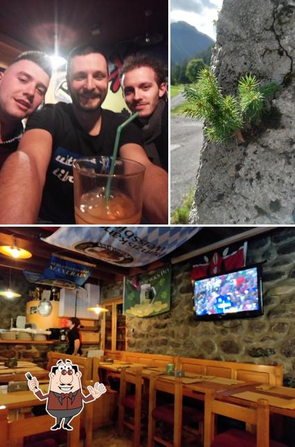 La cibo e interni del ristorante