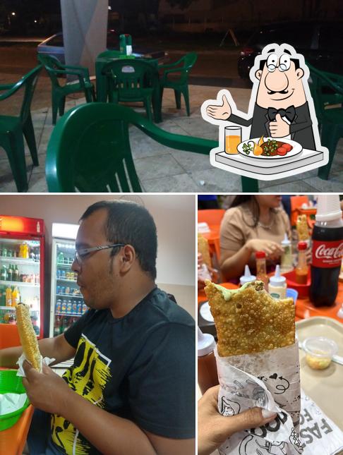 A comida e exterior do restaurante