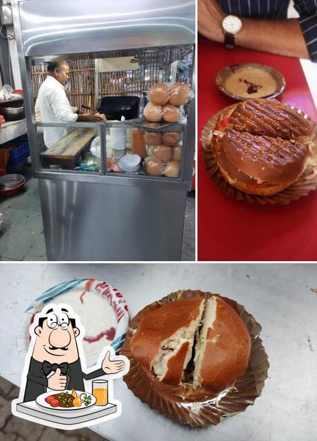 Food at Moolchand Burger Wala