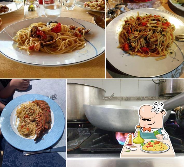 Platti al Ristorante L' Asteria Blu - Noleggio barche Pontoon Boat Siracusa