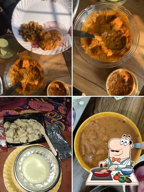 Chicken curry at Punjabi Angithi By Vegorama Group