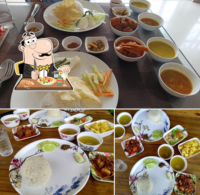 Food at Naga Kitchen