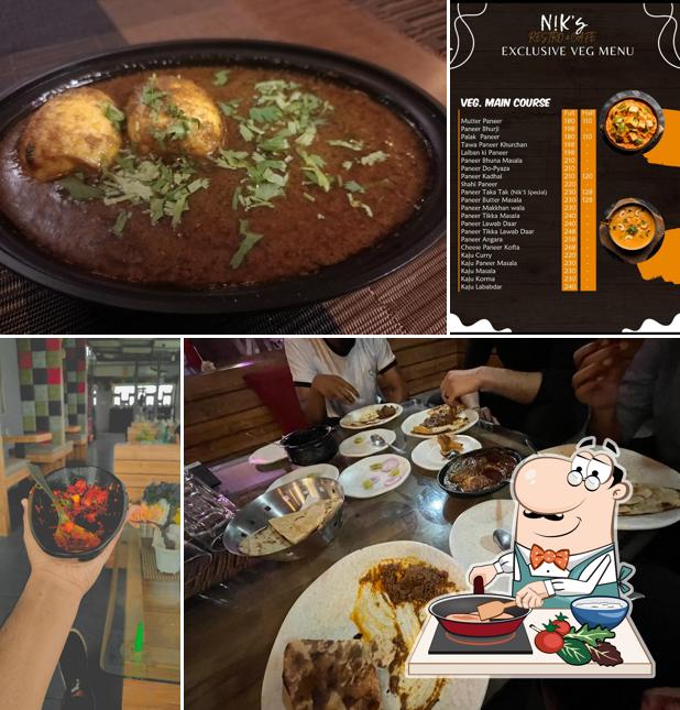 Chicken curry at Nik's Restro & Cafe