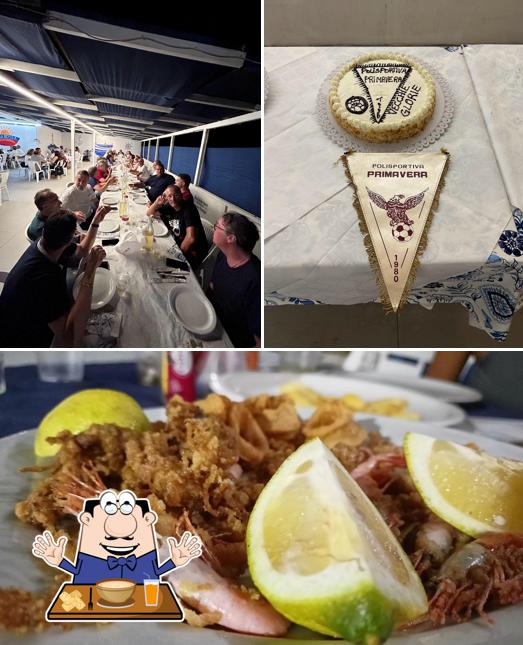 La foto della cibo e esterno di Lido Rina Russa