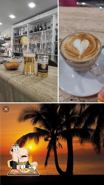 Guarda la immagine che mostra la cibo e esterno di Caffé Tropical