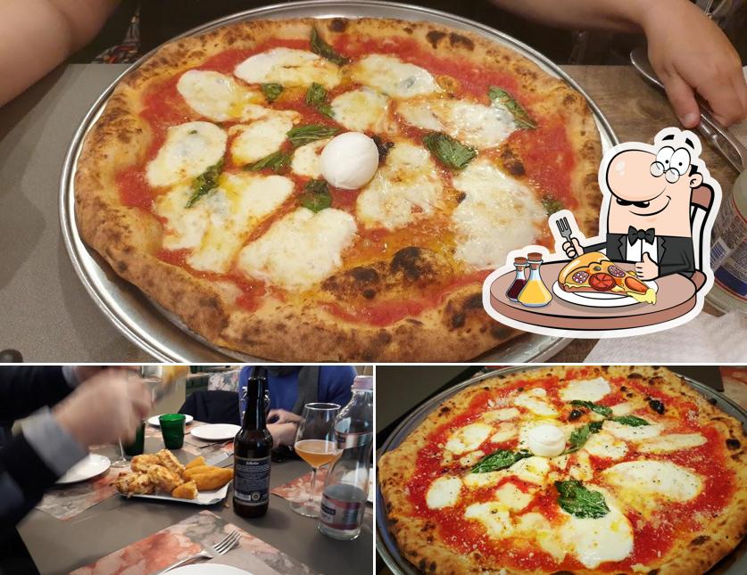 Prenditi una pizza a Antica Pizzeria Di Marigliano Antonio