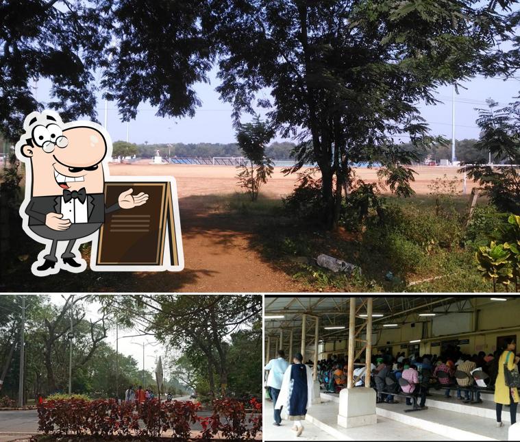 You can get some fresh air at the outside area of ANU Canteen