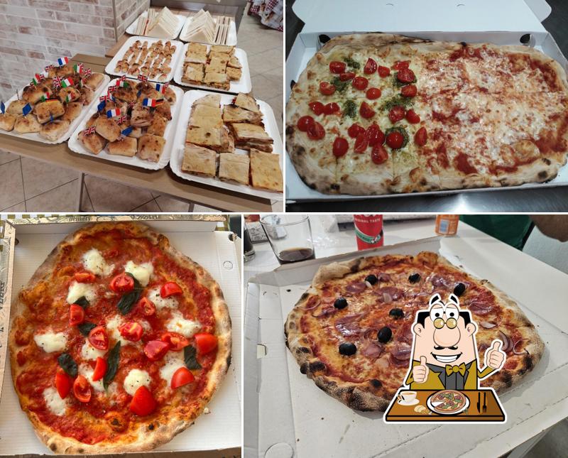 A Pizzeria C'è Pizza Per Te, puoi goderti una bella pizza