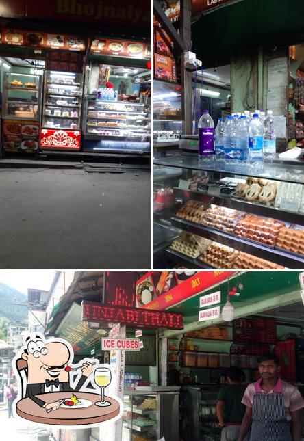 Food at Atithi Sweets And Bhojnalya