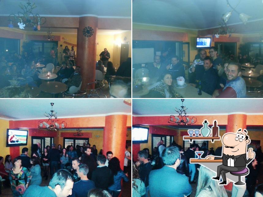 Siediti a un tavolo di Bar Oliveto