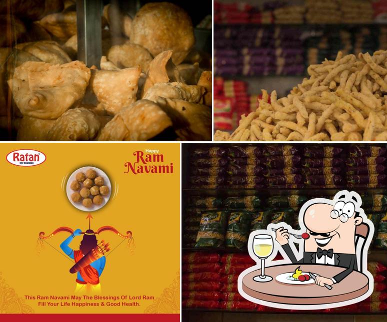 Meals at Ratan Sev Bhandar