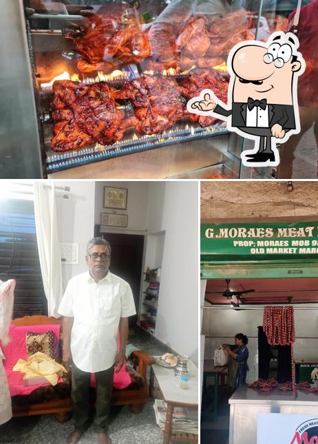 Among various things one can find interior and food at Moraes Fast Food