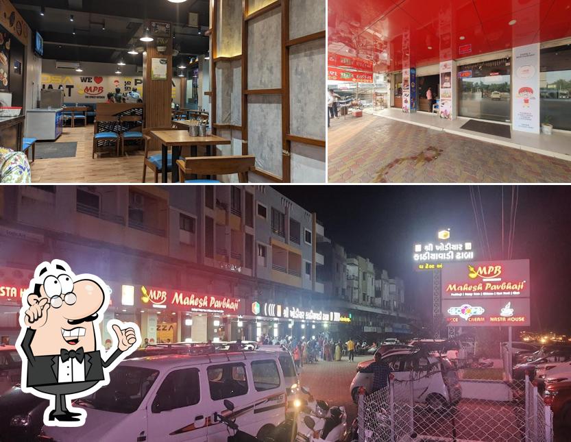 Take a seat at one of the tables at Mahesh Pav Bhaji