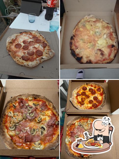 A Pizzeria "La Poesia", puoi provare una bella pizza