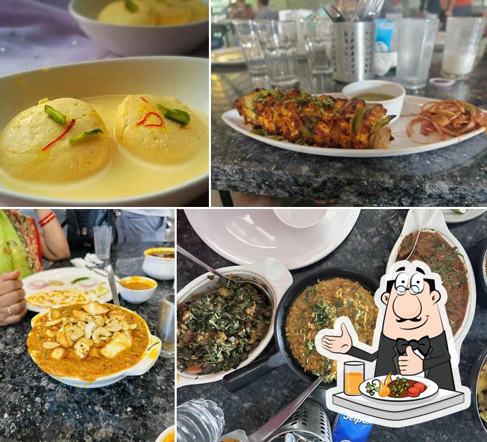 Food at Mahalok dhaba