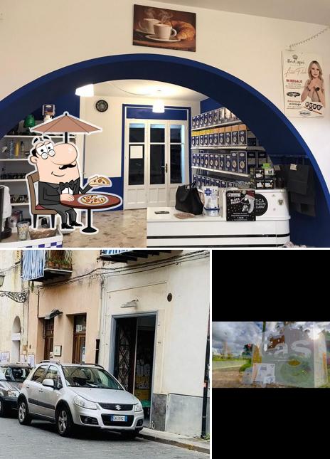 La foto della esterno e bevanda di La Bottega Del Caffè, Castelbuono