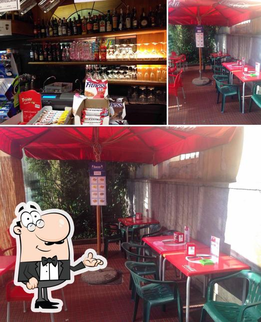 la cantinetta si caratterizza per la interni e vino