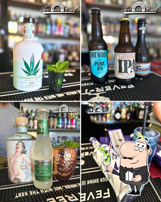 Goditi un drink a Arc En Ciel