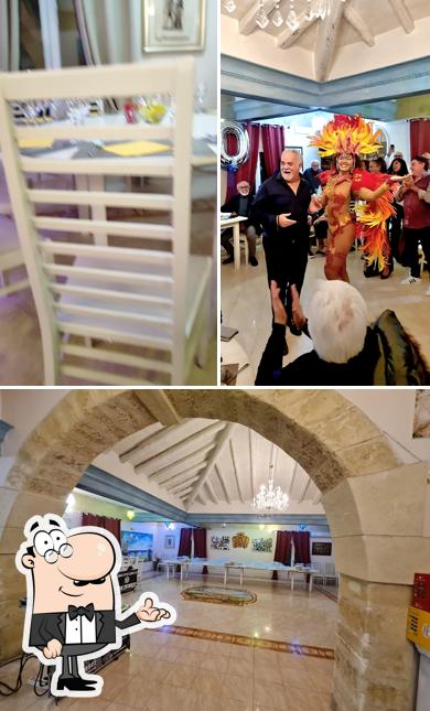 Siediti a un tavolo di Hotel Centrale