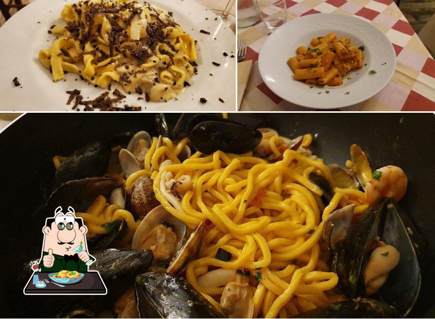 Tagliatelle al Antica Trattoria Al Gallinaccio