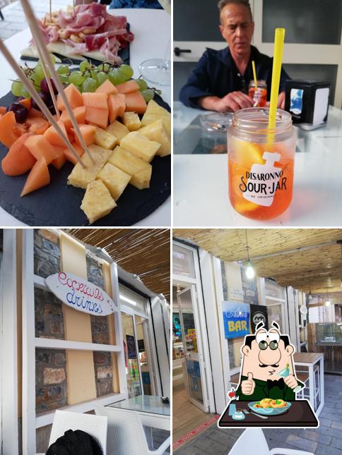 Questa è la foto che mostra la cibo e interni di AskiaCafè