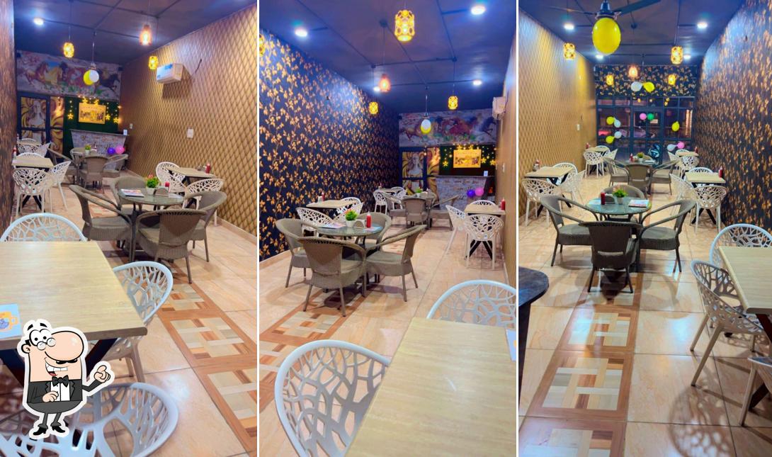 The interior of Burgitos